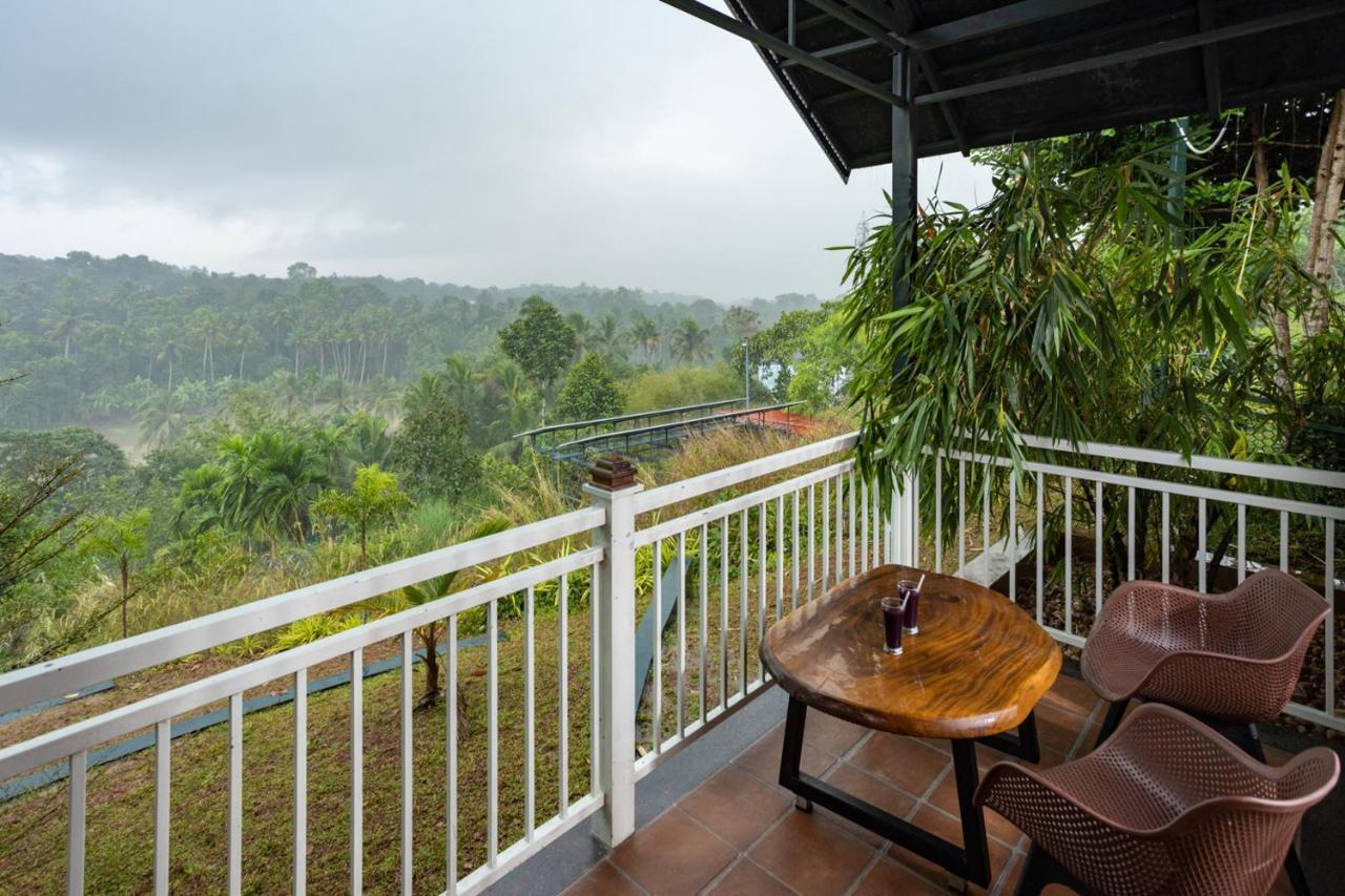 Johns Village Kochi Екстериор снимка
